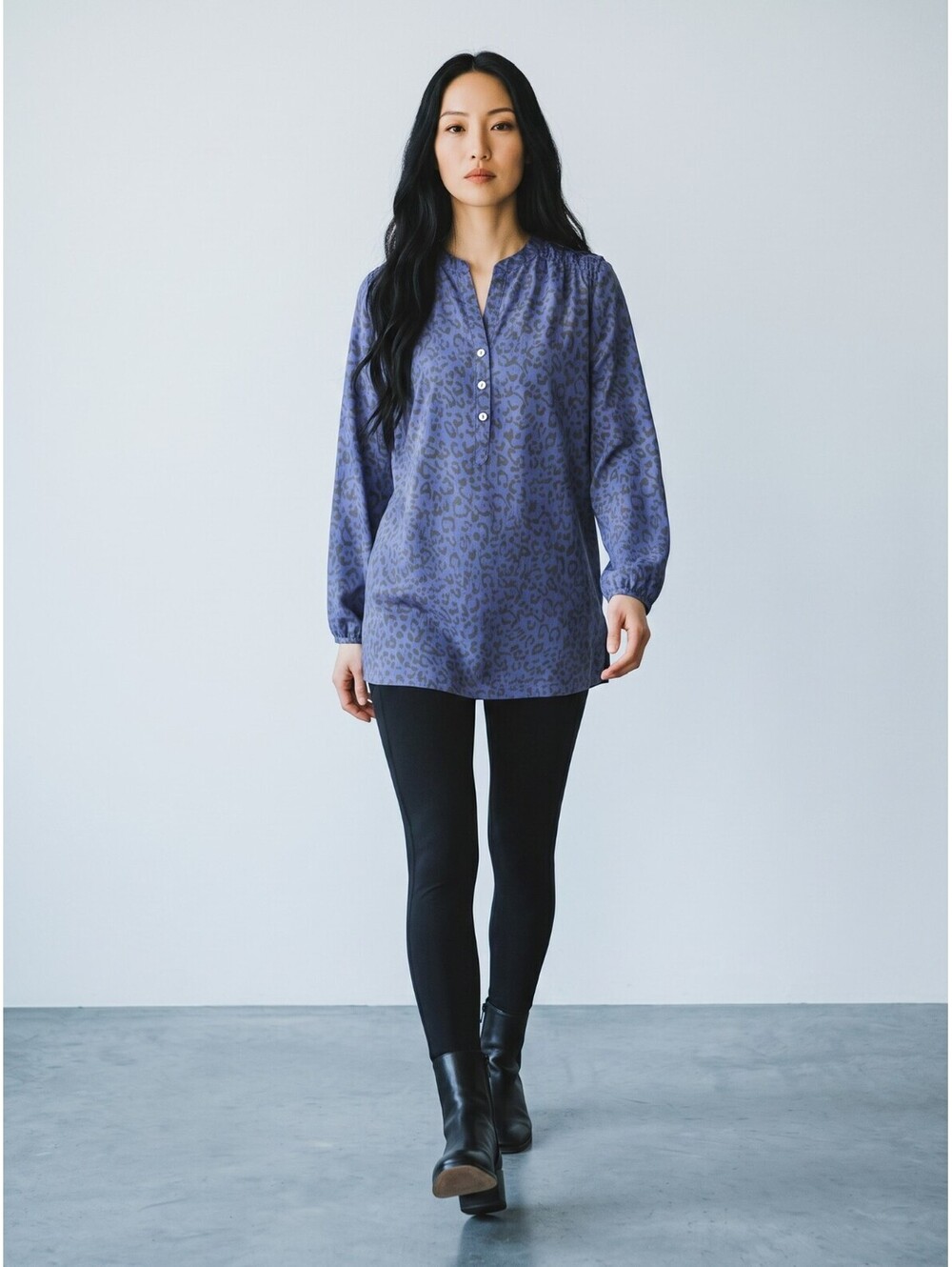 K Dash by Kardashian Tunic Blouse Size XS-Dark Blue Camo